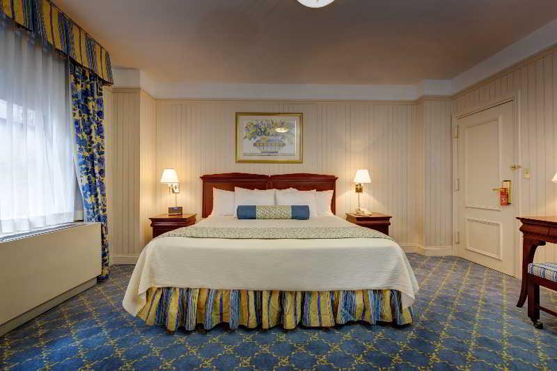 Wellington Hotel New York Exterior photo