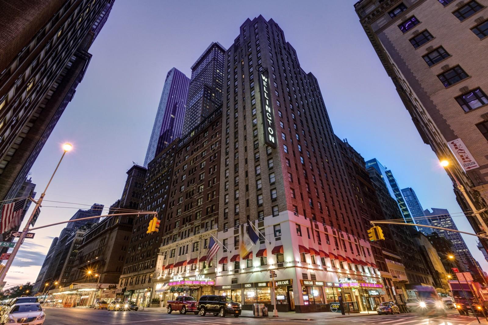 Wellington Hotel New York Exterior photo