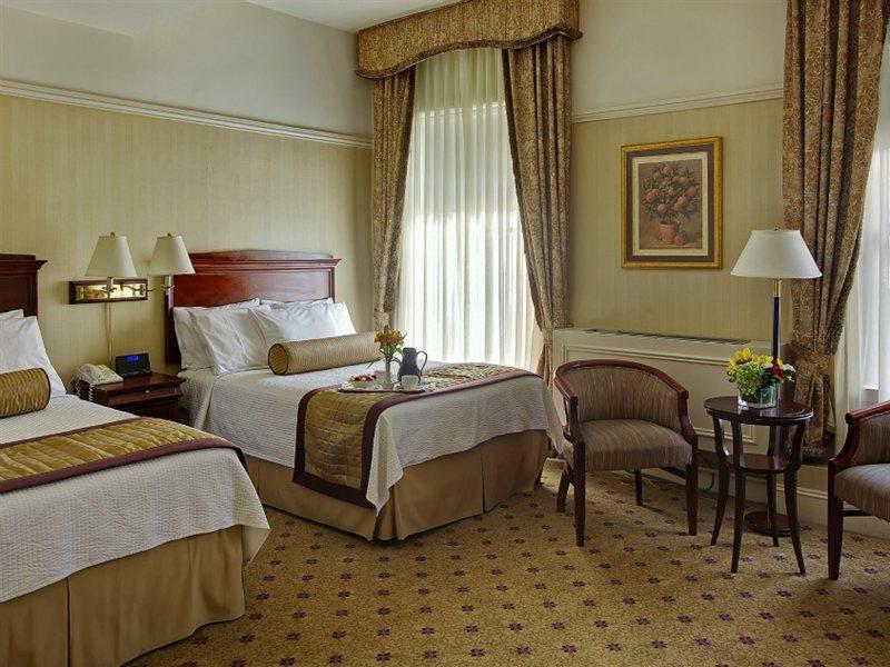 Wellington Hotel New York Exterior photo