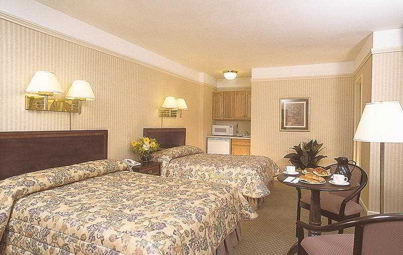Wellington Hotel New York Exterior photo