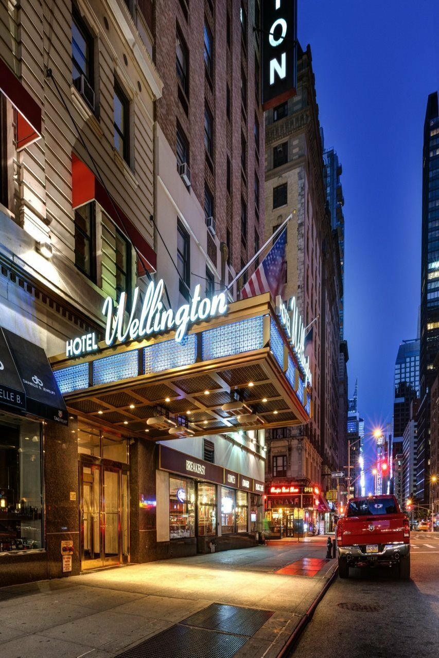 Wellington Hotel New York Exterior photo